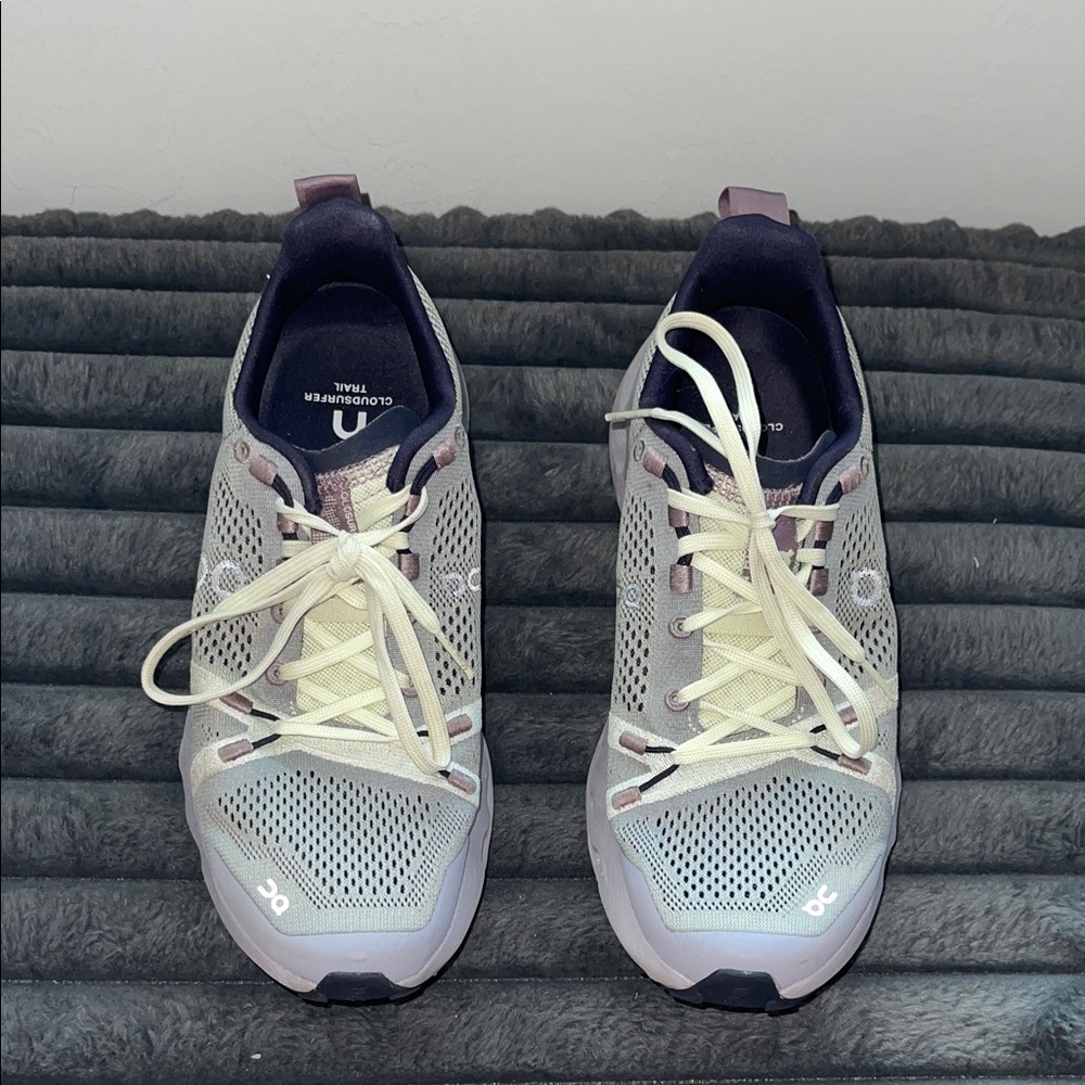 On Running Women's Sneakers in Gray/Lavender and Cream